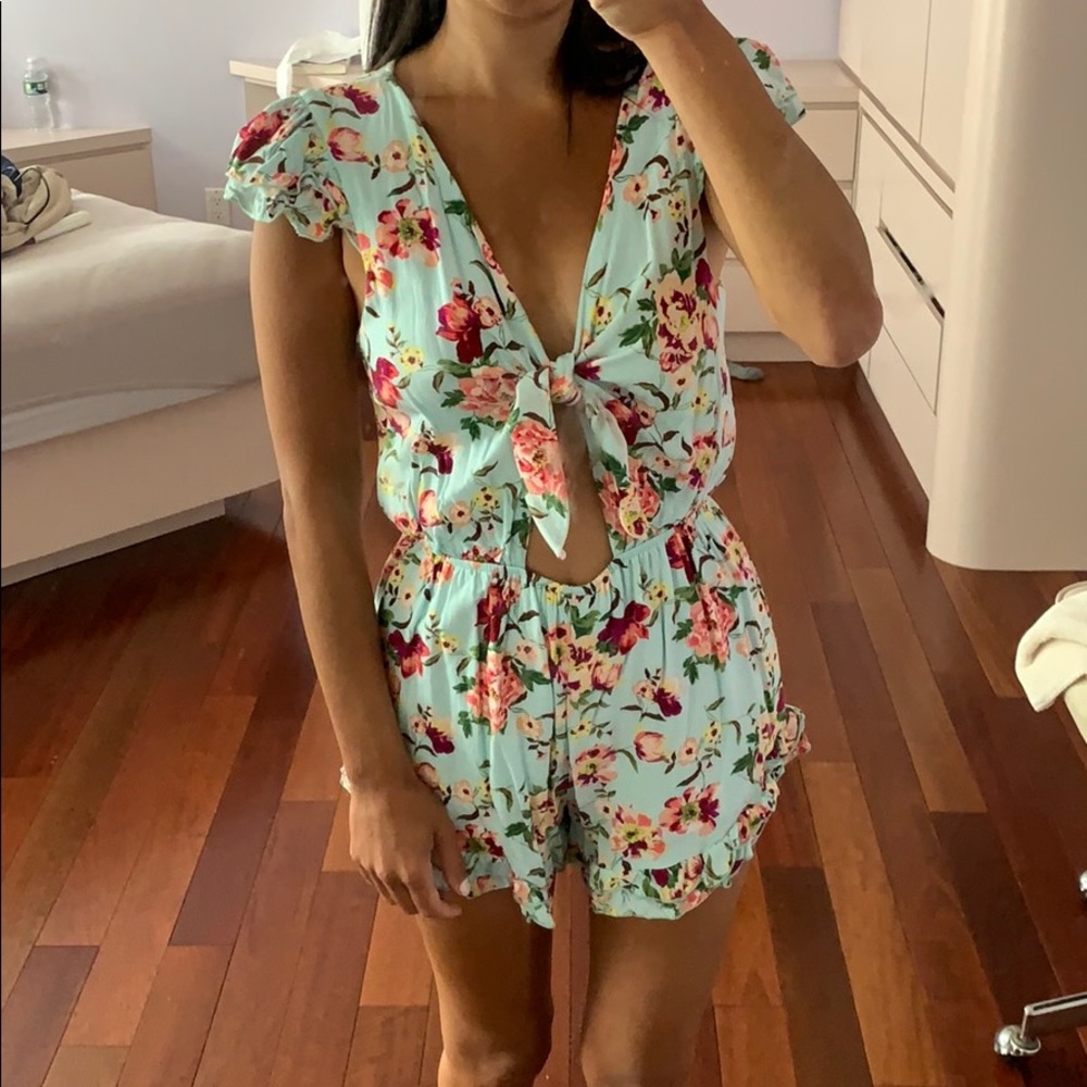 Honey Punch Romper size Small